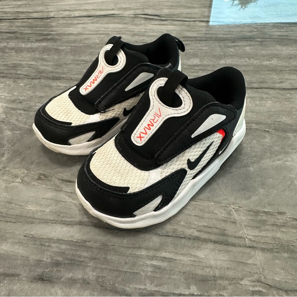 Nike Kids Sneakers Black and White